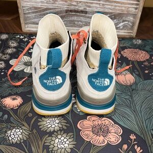 Women’s Northface boot size women’s 9